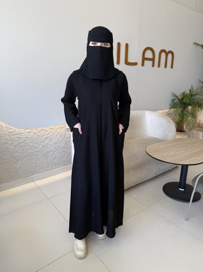 عباية عملية نص كلوش بسحاب مخفي وجيوب بارزة \ رقمها 134