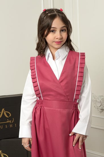 مريول بناتي للابتدائية خطين وكسرات على الجوانب