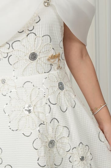 فستان ليان أوف شولدر راقي .. فستان السن المحير