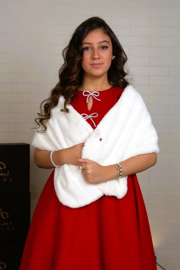 وشاح فرو ناعم أبيض سادة