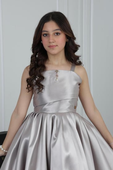 فستان السن المحير جلاكسي قماش ميكادو كسرة على الصدر