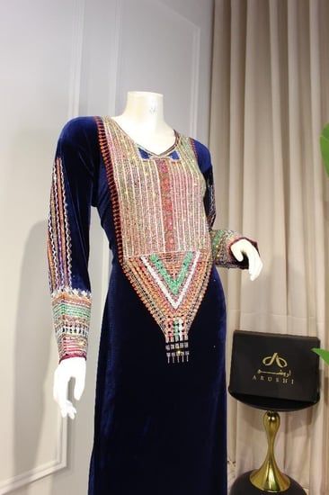 جلابية عسيري مخمل نيلي فاخر  مرصّع بالكريستال