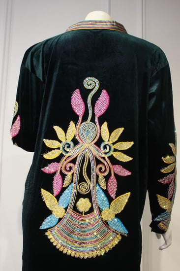 جلابية عسيري مخمل أخضر بتطريز فاخر