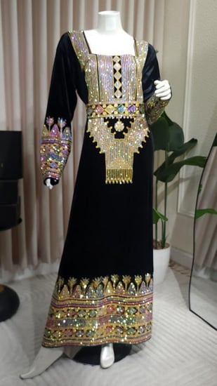 جلابية عسيري مخمل أسود فاخرة