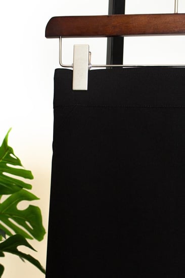 تنورة نسائي بتصميم كلاسيكي