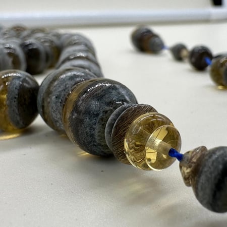 سبحة من جلد الضبعة الطبيعي