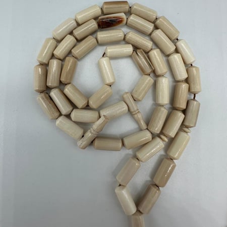 سبحة من عاج الماموث المنقرض