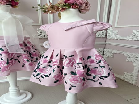 ماما لوما أغصان الورد