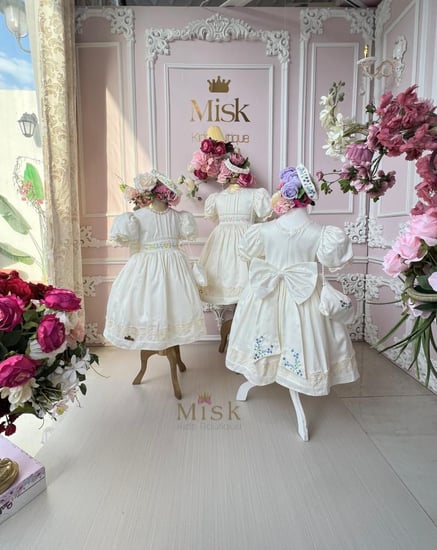 فستان ناعم مطرز