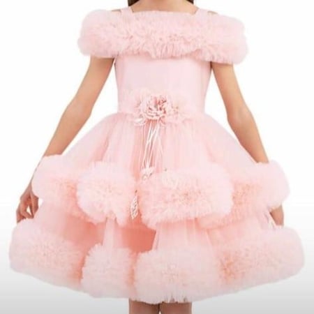 فستان منفوش بطبقات التول