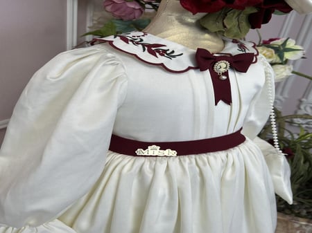 فستان مطرز عودي+ شنطة واكسسوار الشعر