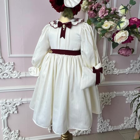 فستان مطرز عودي+ شنطة واكسسوار الشعر