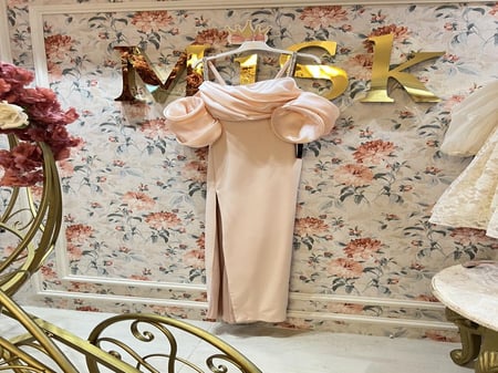 فستان نسائي