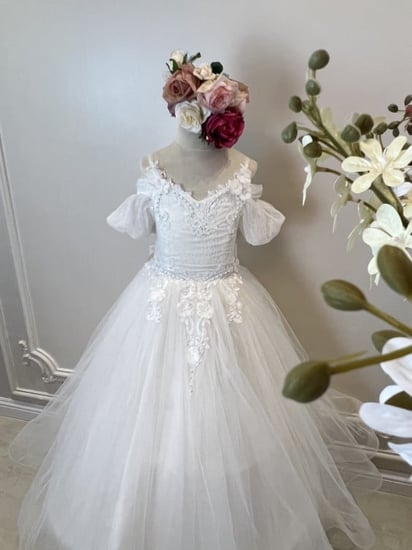 فستان مطرز  مع جيبون