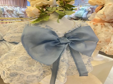 كاندي سماوي مع شنطة وفيونكة كبيرة بروش واكسسوار الشعر