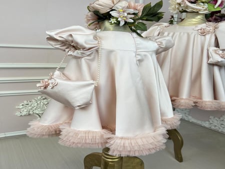 وردي كلوش+شنطة وطوق للمقاسات الكبيرة فقط