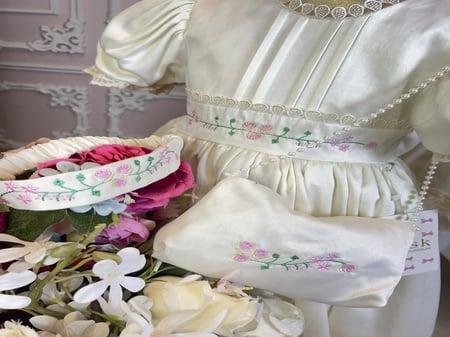 فستان ناعم مطرز