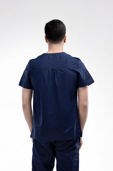 بلوزة سكراب طبي رجالي ماركة لاب ميد®...