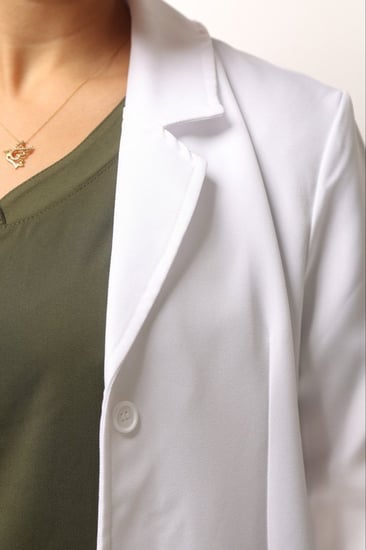 لاب كوت طبي نسائي 44 إنش | 336 | ®LAB MED