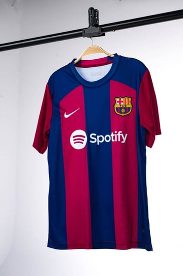 طقم برشلونة الاساسي  2024