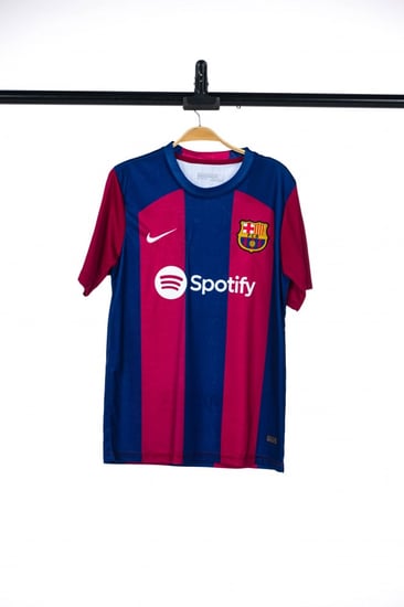 طقم برشلونة الاساسي  2024