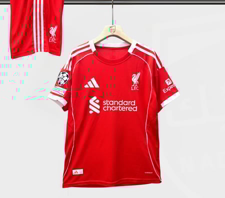 طقم ليفربول الاساسي نسخة ابطال اوروبا 2026