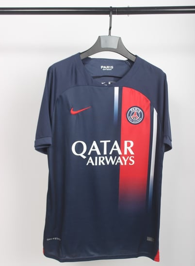 طقم باريس سان جرمان  الأساسي