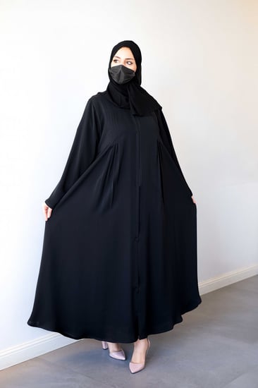 عباية كلوش عملية مزينة بكسرات لاكثر اطلالة