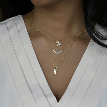 سلسلة أنيقة باللون الذهبي (N830) .