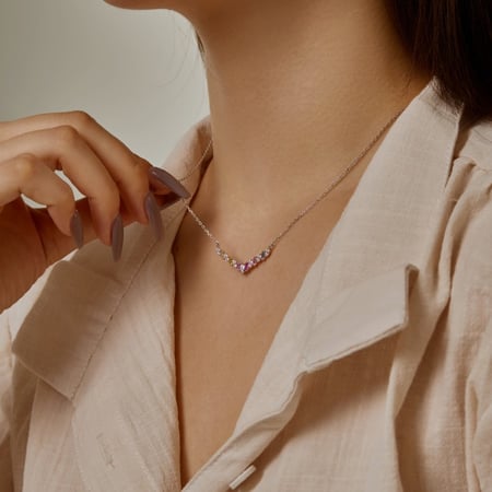 سلسلة أنيقة باللون / فضي .  (N956)