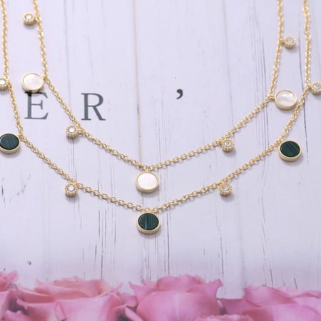 سلسلة أنيقة باللون الذهبي-الأخضر (N328) .