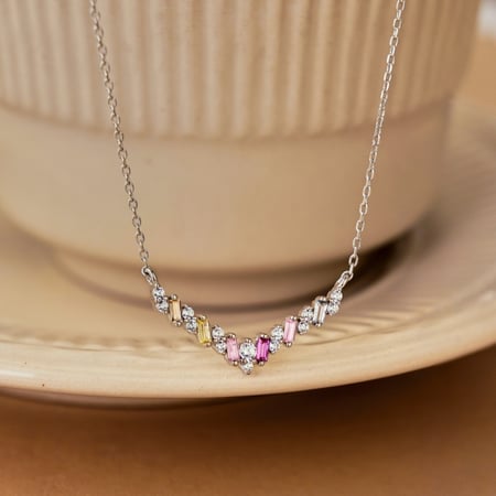 سلسلة أنيقة باللون / فضي .  (N956)