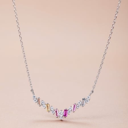 سلسلة أنيقة باللون / فضي .  (N956)