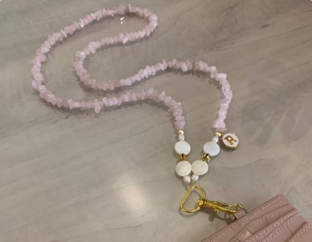 تعليقه بطاقه حجر بينك