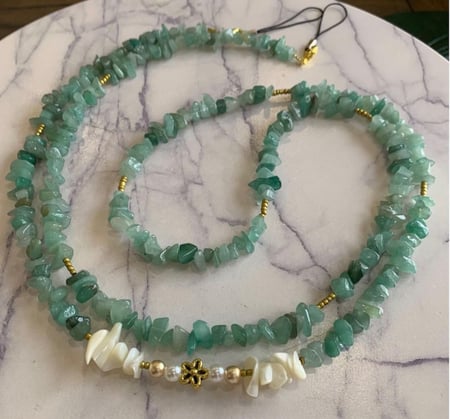 تعليقه جوال حجر اخضر