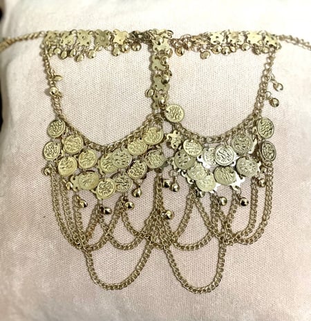 برقع جنيهات للرقص