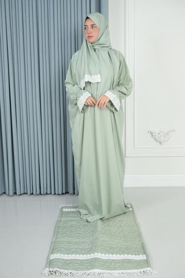 شرشف بكلفة أنيقة مع سجادة وسحاب ناعم