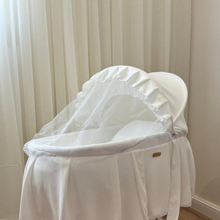 مهد مواليد (سلة موسى) لون ابيض - بدون قاعدة