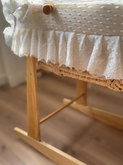 مهد مواليد ( سلة موسى )  + قاعدة