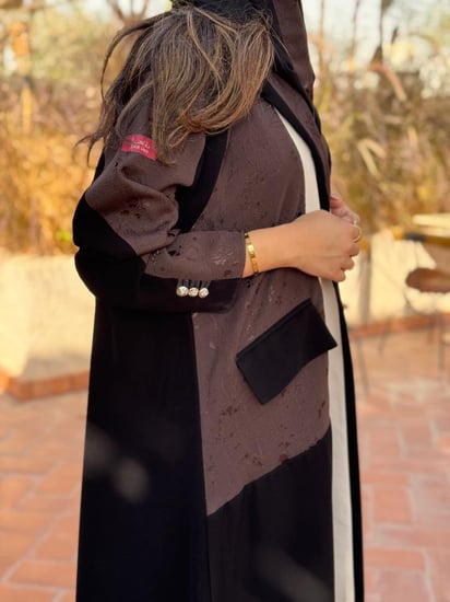 عباية D20-اسود مع بني