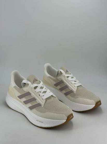 حذاء للرياضة من اديداس الترابوست