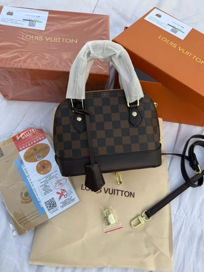 لويس فيتون مربعات