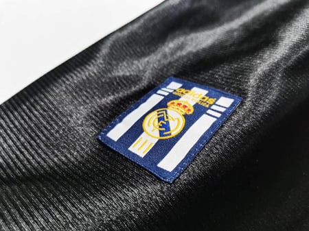 تيشيرت ريال مدريد الاسود كلاسيك 1998