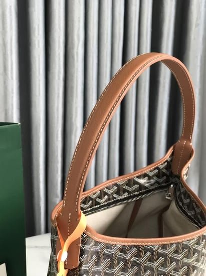 شنطة من ماركة جويارد تقليد ماركة عالية الجودة