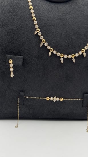 طقم ذهب عيار 18