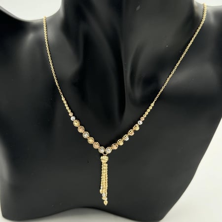 عقد ذهب عيار 18