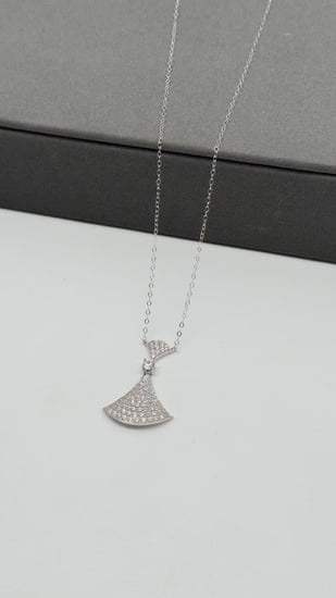 عقد ( ناعم ) ذهب عيار 18