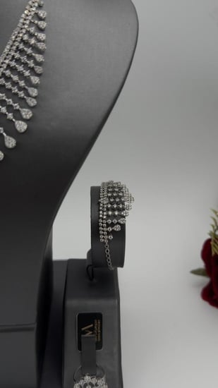 طقم ذهب عيار 18