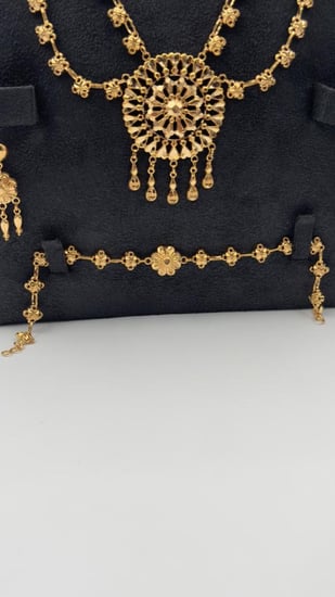 طقم ذهب عيار 21