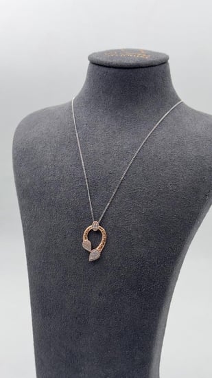 عقد ذهب عيار 18